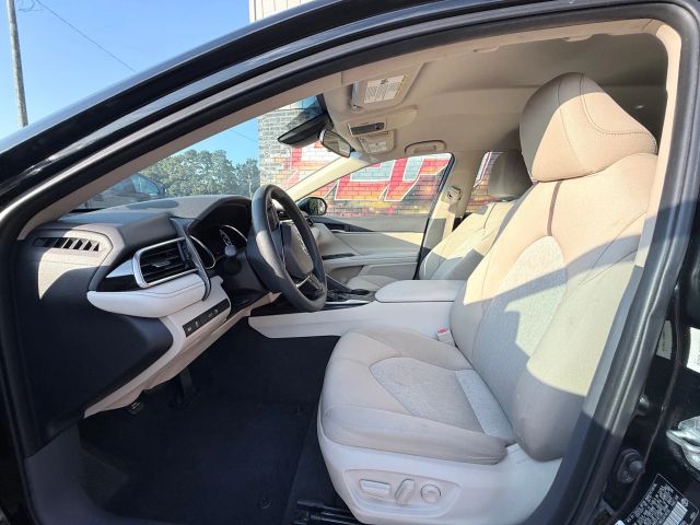 2018 Toyota Camry SE XLE photo 11