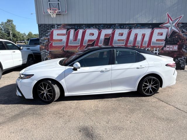 2021 Toyota Camry SE photo 4