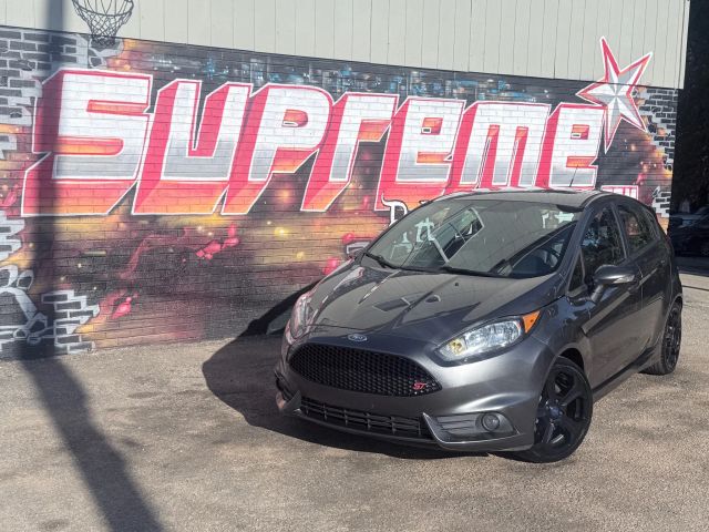2016 Ford Fiesta ST photo 2