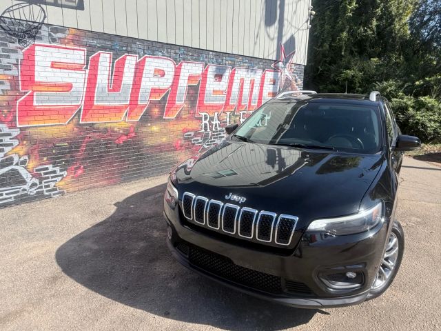 2019 Jeep Cherokee Latitude Sport photo 2