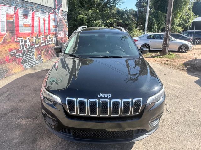 2019 Jeep Cherokee Latitude Sport photo 3