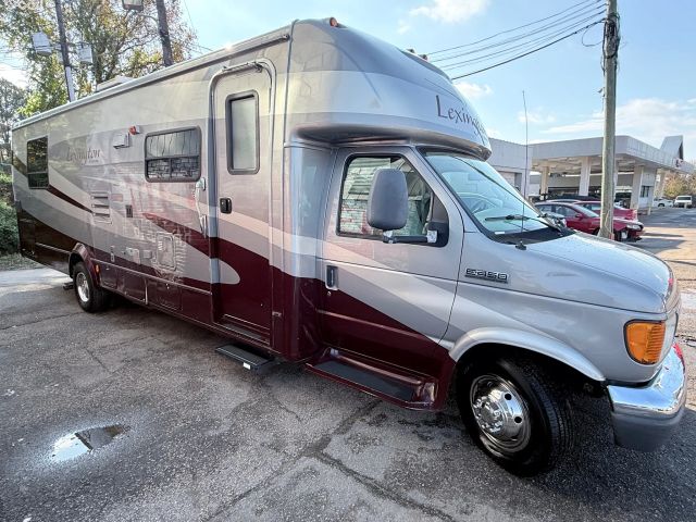 2006 Ford E-450 photo 3