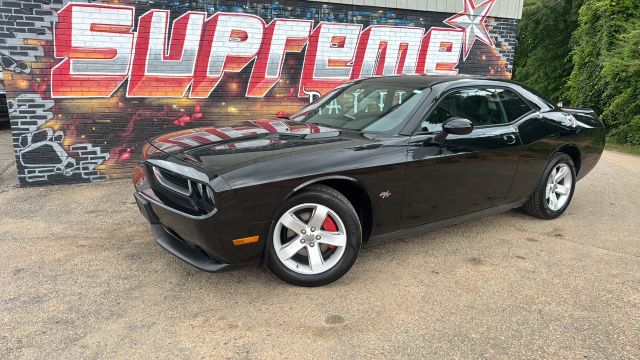 2013 Dodge Challenger SXT's photo