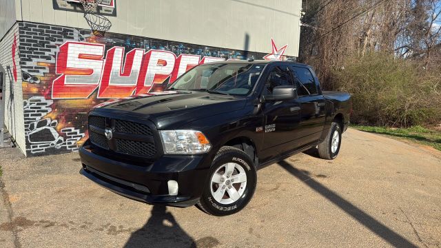 2016 RAM 1500 Express 4x4 Crew Cab 5'7's photo