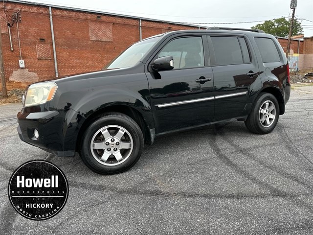 Honda Pilot Touring 2WD 5-Spd AT with DVD in Hickory
