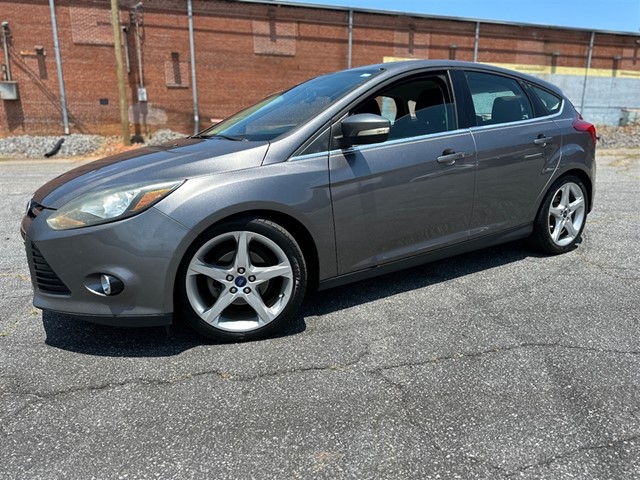 Ford Focus Titanium Hatch in Hickory