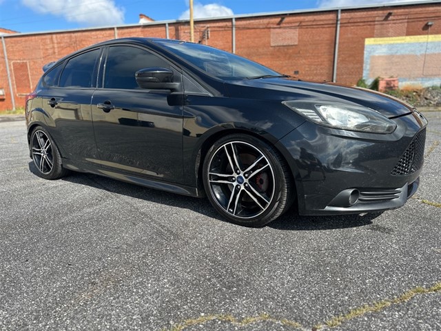 Ford Focus ST Hatch in Hickory