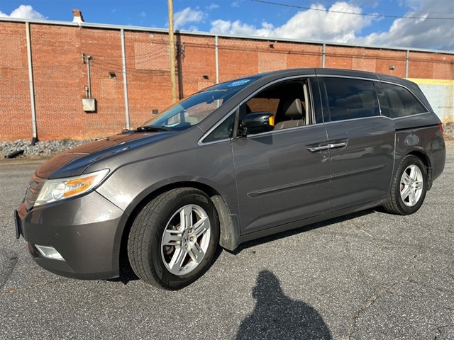 Honda Odyssey Touring in Hickory