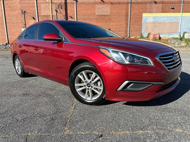 Hyundai Sonata SE in Hickory