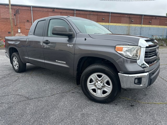 Toyota Tundra SR5 5.7L V8 FFV Double Cab 4WD in Hickory