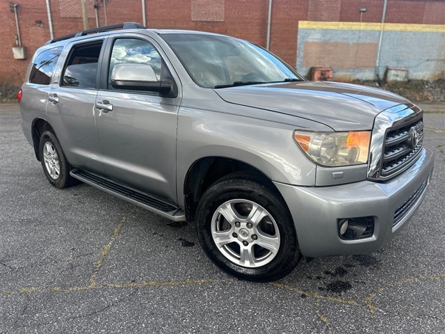 Toyota Sequoia SR5 5.7L 4WD in Hickory