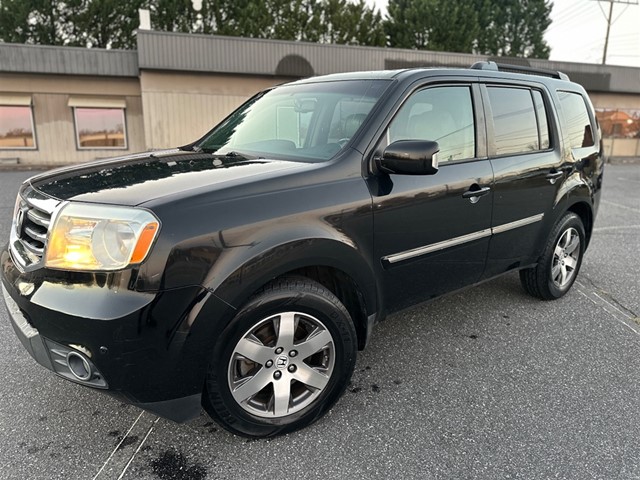 Honda Pilot Touring 2WD 5-Spd AT with DVD in Hickory