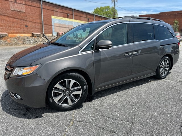 Honda Odyssey Touring Elite in Hickory