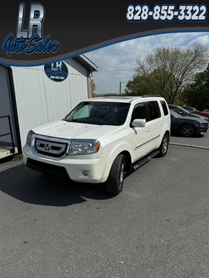 2011 Honda Pilot Touring 2WD 5-Spd AT with DVD for sale by dealer