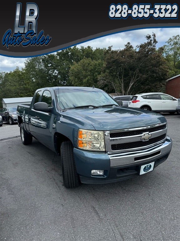 Chevrolet Silverado 1500 LT Ext. Cab 4WD in Hickory