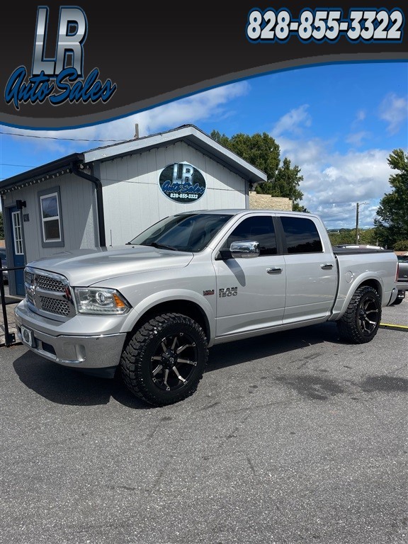 RAM 1500 Laramie Crew Cab SWB 4WD in Hickory