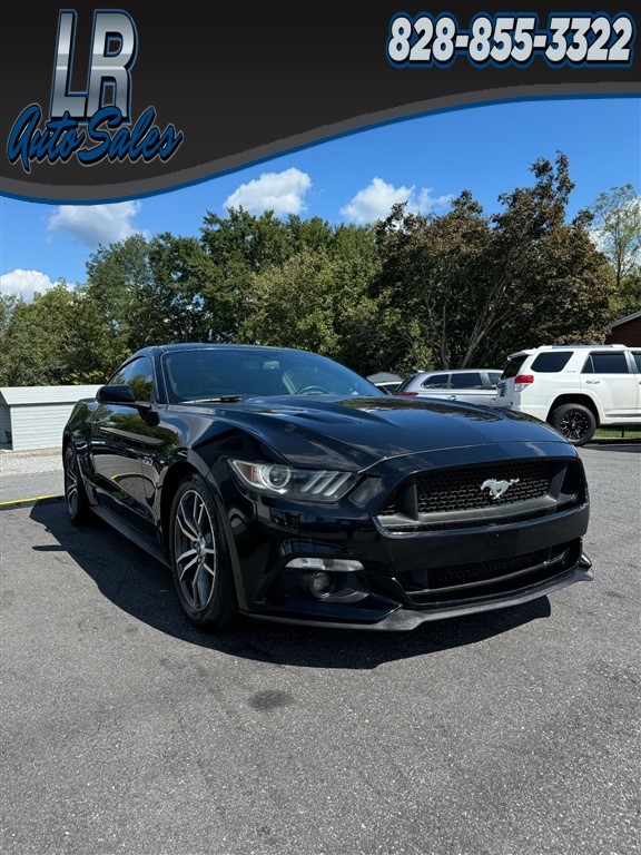 Ford Mustang GT Coupe in Hickory