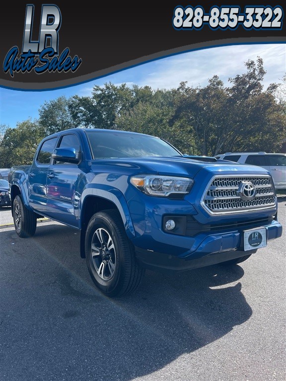 Toyota Tacoma TRD SPORT in Hickory