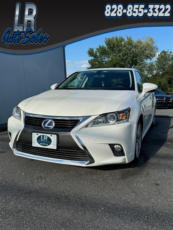 Lexus CT 200h in Hickory