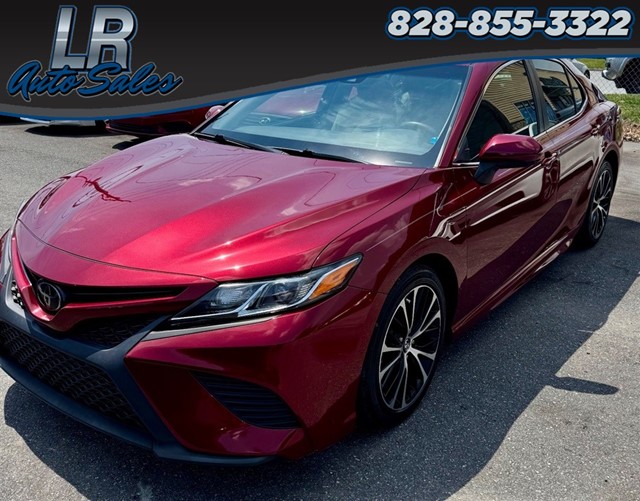 Toyota Camry SE in Hickory