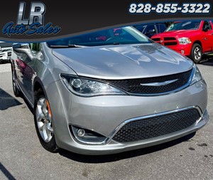 2018 Chrysler Pacifica Limited for sale by dealer