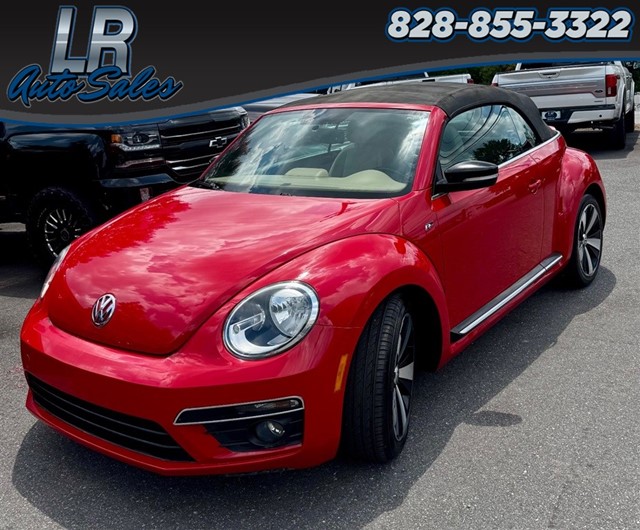 Volkswagen Beetle R-Line Convertible in Hickory