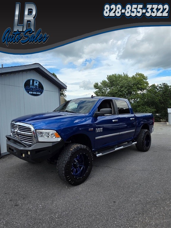 RAM 1500 Big Horn Crew Cab SWB 4WD in Hickory
