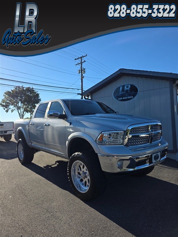 RAM 1500 Laramie Crew Cab SWB 4WD in Hickory