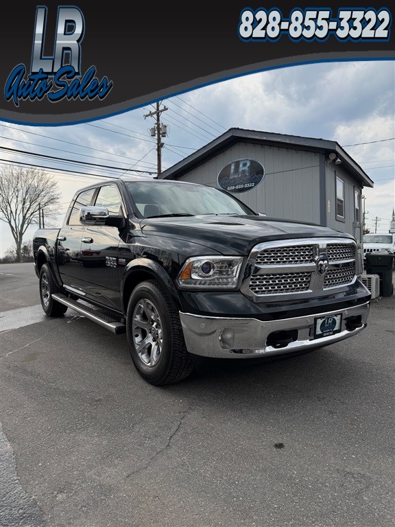 RAM 1500 Laramie Crew Cab SWB 4WD in Hickory