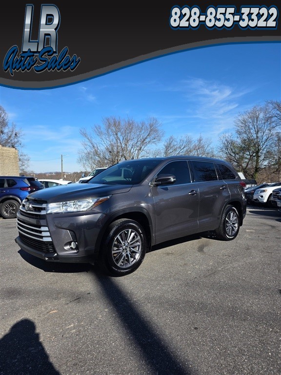 Toyota Highlander XLE AWD V6 in Hickory