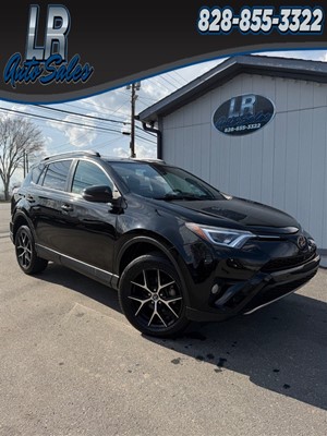 Picture of a 2018 Toyota RAV4 SE FWD