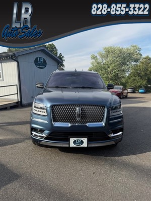 Picture of a 2019 Lincoln Navigator Reserve 4WD