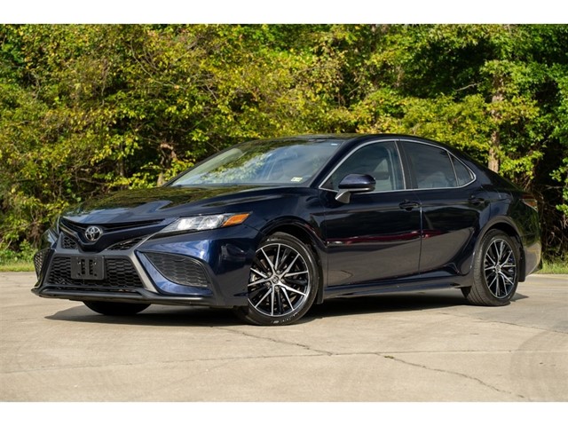 Toyota Camry SE in Fuquay-Varina