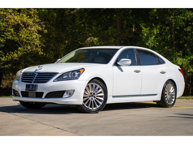 Hyundai Equus Signature in Fuquay-Varina