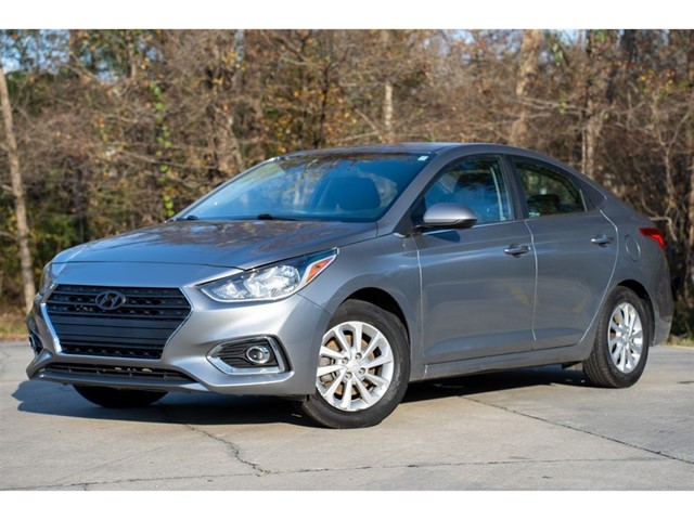 Hyundai Accent SEL 4-Door 6A in Fuquay-Varina