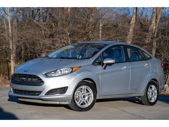 Ford Fiesta SE Sedan in Fuquay-Varina