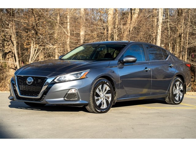 Nissan Altima 2.5 S in Fuquay-Varina