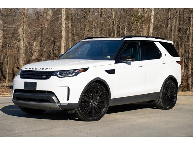 Land Rover Discovery in Fuquay-Varina