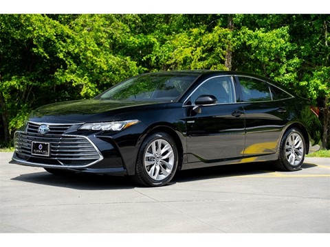 2020 Toyota Avalon Hybrid XLE