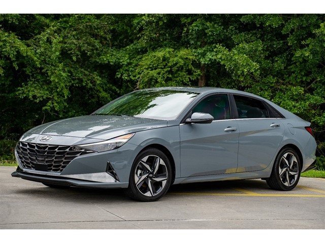 Hyundai Elantra Limited Hybrid in Fuquay-Varina