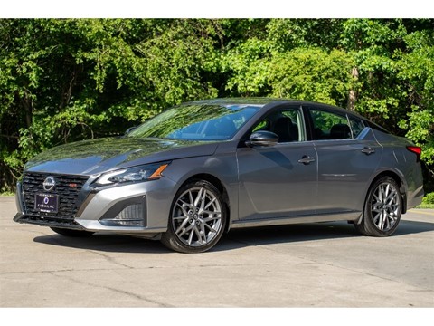 2023 Nissan Altima SR