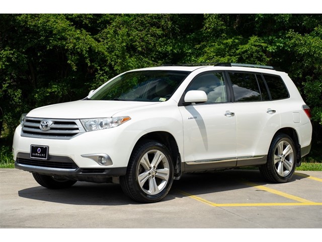 Toyota Highlander Limited 4WD in Fuquay-Varina