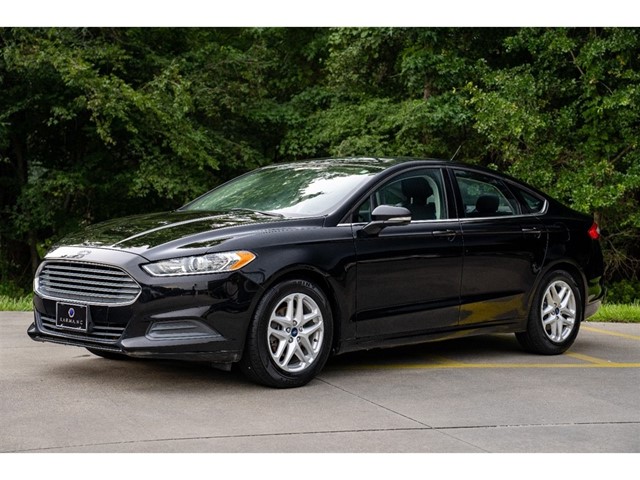 Ford Fusion SE in Fuquay-Varina