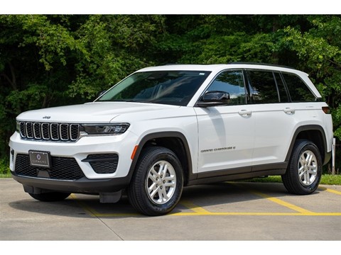 2022 Jeep Grand Cherokee Laredo 4WD