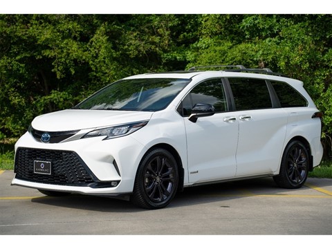 2021 Toyota Sienna XSE 7-Passenger