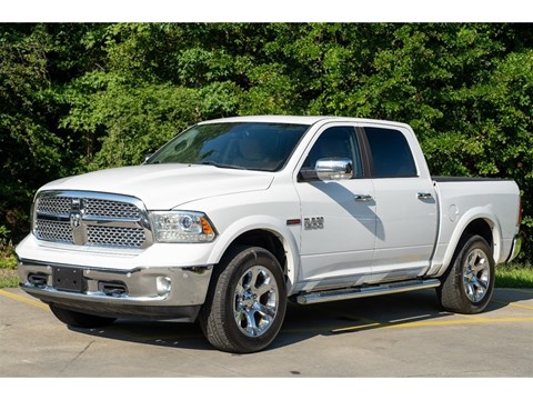 2015 RAM 1500 Laramie Crew Cab SWB 4WD