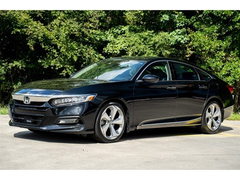 2018 Honda Accord Touring 2.0T 10A