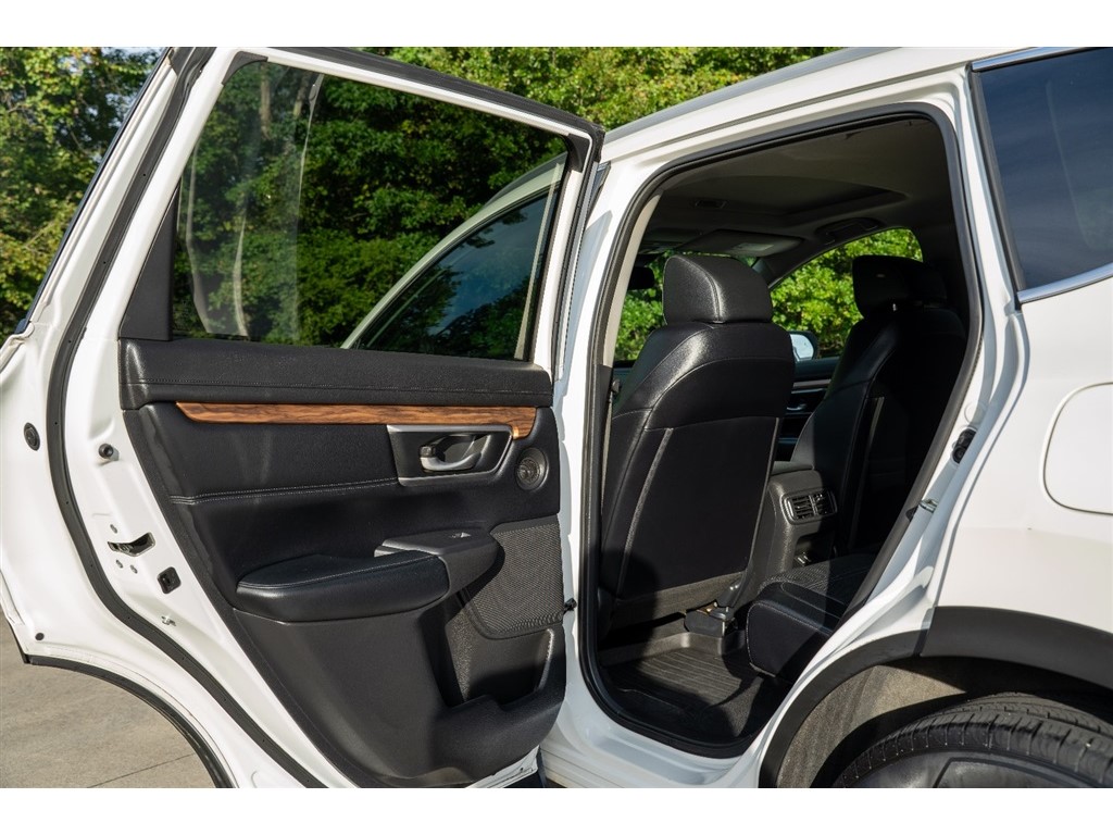 2018 Honda CR-V Touring photo 14