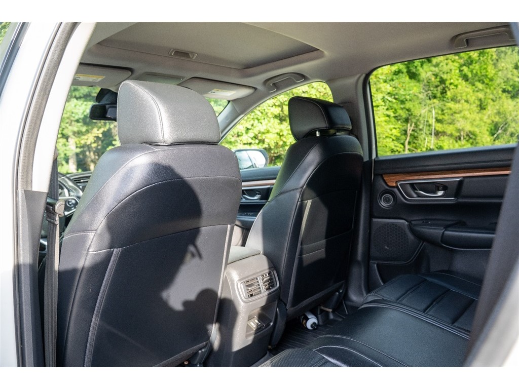 2018 Honda CR-V Touring photo 17