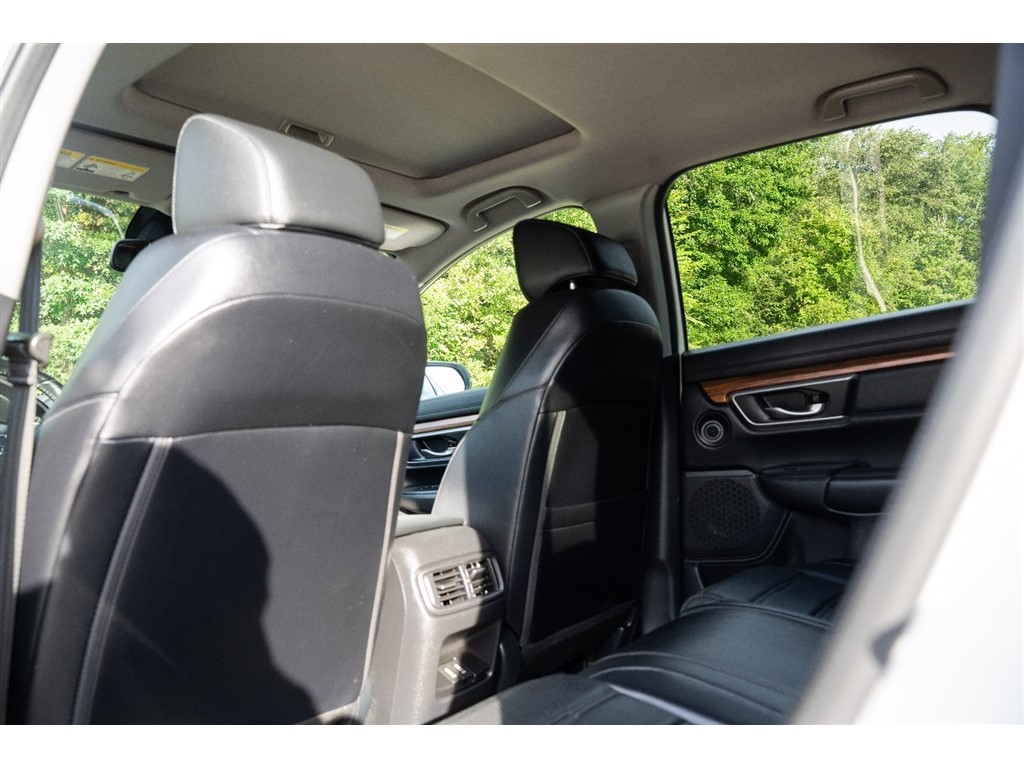 2018 Honda CR-V Touring photo 18